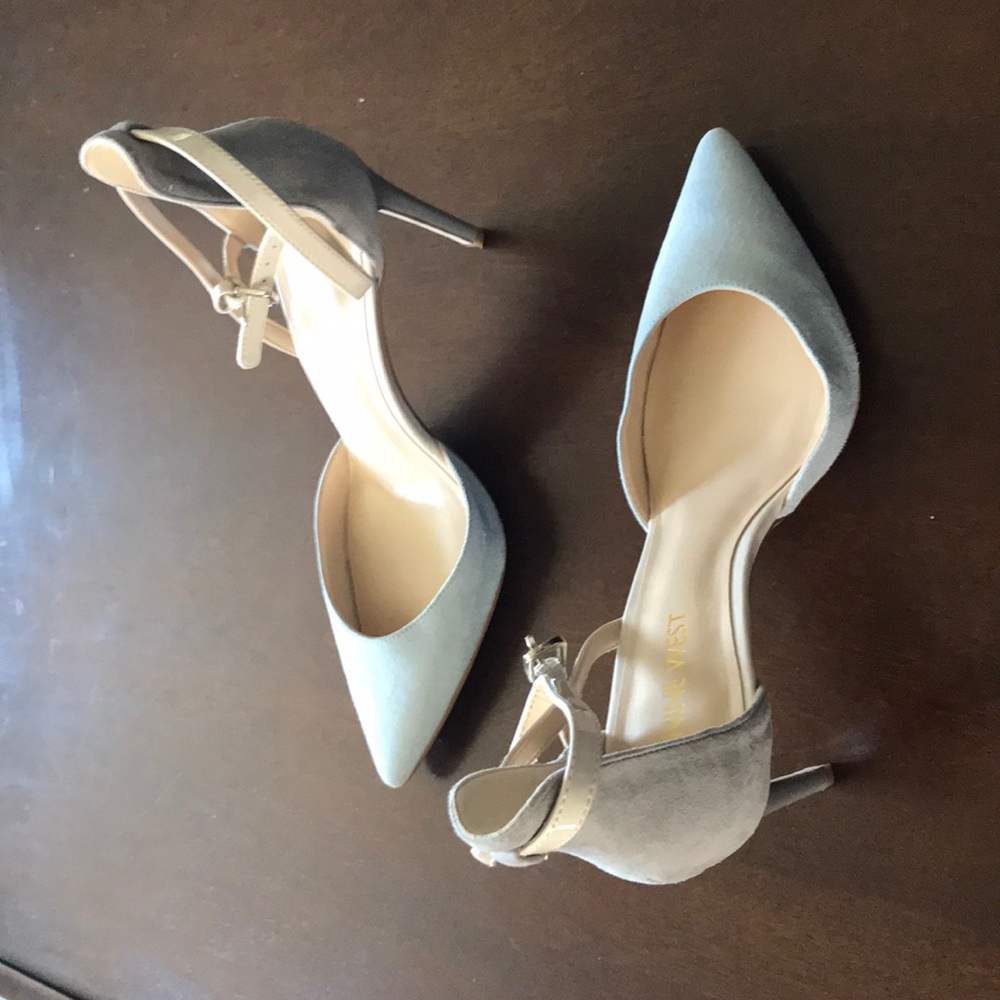 Brand New never worn Nine West 6,5  Blue heels.